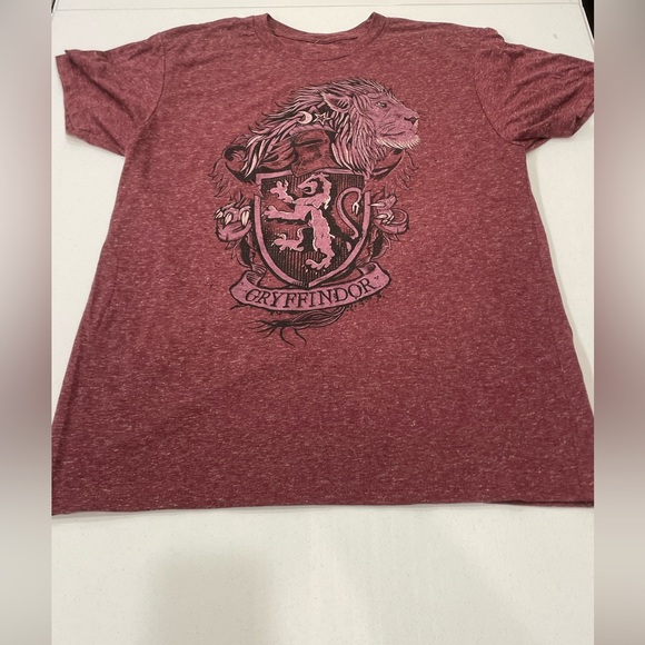 Universal Studios Other - Harry Potter‎ Gryffindor Tee Tshirt Adult Large Maroon Soft Dragon Lion Crest